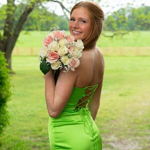 Meet your Posher, Elizabeth